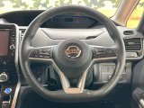 【純正革巻きステアリング】上質な革を使用することで、手にしっかり馴染みとても運転しやすいハンドルです♪