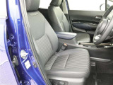 <運転席>まるで自宅に居るようにリラックスできる運転席です。外の喧騒を忘れさせてくれますね。見やすいメーターと操作しやすいスイッチ類もいいですね.