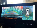 【パノラミックビューモニター】専用のカメラにより、上から見下ろしたような視点で360度クルマの周囲を確認することができます☆死角部分も確認しやすく、狭い場所での切り返しや駐車もスムーズに行えます。