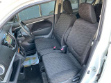 運転席・助手席シート廻りは使用感も少なく、良好な状態となっています。丁寧に使われていたことがよくわかりますね。