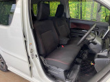 運転席シート廻りは使用感も少なく、良好な状態となっています。丁寧に使われていたことがよくわかりますね。