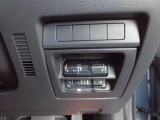 運転席の右下部にETCと純正ドライブレコーダーを装備です。