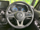 【純正革巻きステアリング】上質な革を使用することで、手にしっかり馴染みとても運転しやすいハンドルです♪