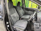 運転席シート廻りは使用感も少なく、良好な状態となっています。前オーナー様が丁寧に使っていたことがよくわかりますね。