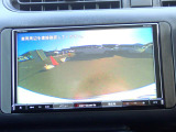 バックカメラ装備しております。駐車時に大変役に立ちますよ。駐車が苦手な方にも便利機能です。