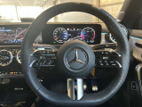 握りやすいハンドルの形状をしておりますので、お客様の運転をサポートしてくれます!