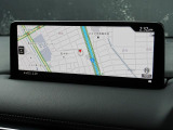 マツダコネクトの10.25インチワイドセンターディスプレイです。『Android Auto』『Apple CarPlay』や独自のコネクテッドサービスに対応したインターフェイスシステムです。