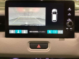バックでの車庫入れも安心です! リアカメラが付いているバックモニター付のナビディスプレーを装備しております。バンパーについているソナーや、操作線もついており距離感も画面から確認できます。