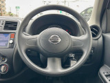 インテリアに合わせたデザインのステアリングは、運転される方のことも考え、運転しやすい形状、大きさです。是非一度、実際に触ってお確かめください。