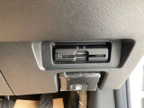 ビルトインETC(埋め込み型)。スッキリと収まっているのが特徴です。音声案内タイプ/アンテナ分離式。納車時には再セットアップ(情報の再登録)を行います。