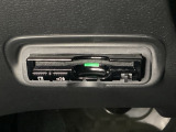 ETCがついています。高速道路の料金所の通過も楽々です。 カードの取り出しもしやすい場所についています。