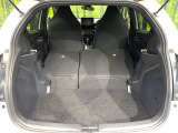 普段のお買い物や通勤、送迎等に十分な荷室スペースを確保しております。セカンドシートを倒すと、大きな荷物の積載も可能です♪
