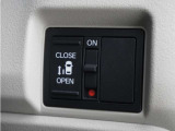 ◆片側電動スライドドア◆狭い駐車場でも乗り降りが楽々♪お子様が隣の車にドアを当ててしまう心配もございません!小さなお子様連れの方もこれで安心。