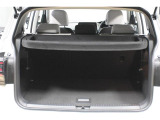 荷室は荷物を隠せるトノカバー付!充分な荷室の広さです!
