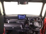 【前方視界】開放的な前方視界!運転がしやすく疲れにくいです♪窓が大きく、見通しがとっても良いおクルマですよ♪