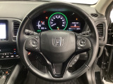 ハンドルにHondaセンシング系のクルーズコントロールやレーンキープアシストなどのスイッチと、オーディオの操作スイッチが装備されています。ハンドルから手を離さず安全に操作できます。