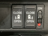 【両側パワースライドドア】両側がパワースライドドアになっており、運転席のスイッチやスマートキーでも開閉が可能です!開口部も広いので乗り降りも楽々♪