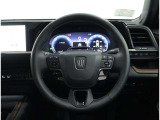 各操作スイッチなどもハンドルから手を放すことなく操作可能で安全運転に支援いたします!