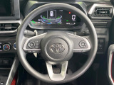 【純正革巻きステアリング】上質な革を使用することで、手にしっかり馴染みとても運転しやすいハンドルです♪