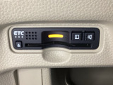 ハンドルの左下にETCがついています。高速道路の料金所の通過も楽々です。 カードの取り出しもしやすい場所についています。