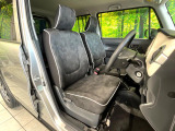 運転席シート廻りは使用感も少なく、良好な状態となっています。丁寧に使われていたことがよくわかりますね。