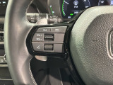 ステアリングにオーディオ操作スイッチが付いています。オーディオ画面に直接タッチしなくても操作が出来ますので、運転に集中できます。