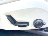 【運転席パワーシート】リクライニングからシートリフターまで、スイッチ一つで簡単にシートの微調整が可能!自分に最適なシートポジションにセットして、快適なドライブをお楽しみください。