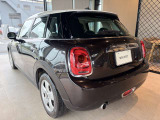 かわいいテールのデザインはほかの車にはない魅力があります。ひと目で&ldquo;MINI&rdquo;とわかるデザインはアナタを虜にしてしまうかもしれません