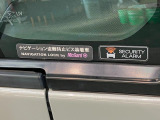 品質へのこだわり!フロアマットやシートなど車内をキレイに清掃し、ニオイや汚れなどを徹底的にクリーニングしてもらっております。室内はピカピカです☆