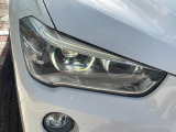 ●LEDヘッドライト:夜間走行時も良好な視界を確保し安心して運転できる高輝度LEDヘッドライトを装備!点灯速度が早く、消費電力も抑えられています。