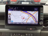 【ナビ】Honda純正ナビゲーション装備(HondaCONNECT対応)スマートフォンからリモート操作が可能。車内Wi-Fiや自動地図更新など便利な機能が使用できます。●基本パック(有料)が必要