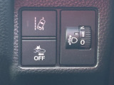 [ VSA (ABS+TCS+横すべり抑制) ]すべりやすい道や、障害物・割り込み車を避けるため急ハンドルを切った時に起こりがちなクルマの姿勢の乱れを抑制し、運転にゆとりをもたらします。