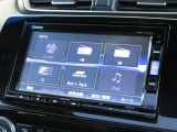 純正メモリーナビ(VRU-195CVi)を装着しております。AM、FM、CD、DVD再生、Bluetooth、音楽録音再生、フルセグTVがご使用いただけます。初めて訪れた場所でも安心ですね!