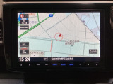 ナビゲーションは、フルセグTV対応のGathers純正メモリーナビを搭載しています。ナビに曲を記憶させるミュージックサーバー使用時は、別途SDカードが必要になります。