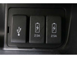 スマートフォンなどの音楽再生が可能なUSB接続ジャック装備車両です♪♪♪