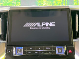 【大画面ナビ】人気の大型11インチナビを装備。存在感のある大画面はインパクト大!ナビ利用時のマップ表示は見やすく、テレビやDVDは臨場感がアップ!いつものドライブがグッと楽しくなります♪