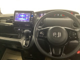 運転席周辺のスマートなレイアウトが、操作のしやすさを実現。快適なドライブをサポートします。