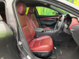 運転席シート廻りは使用感も少なく、良好な状態となっています。丁寧に使われていたことがよくわかりますね。