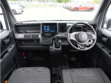 【インパネ周り】運転しやすいインパネ周りです!見やすいレイアウトで快適なドライブをサポートします!