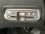 ハンドルの左下にETCがついています。高速道路の料金所の通過も楽々です!。 カードの取り出しもしやすい場所についています。