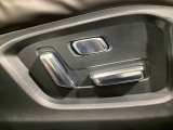 パワーシートを装備!体格や好みに応じたポジションをスムーズに調整できます。