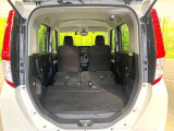 普段のお買い物や通勤、送迎等に十分な荷室スペースを確保しております。セカンドシートを倒すと、大きな荷物の積載も可能です♪