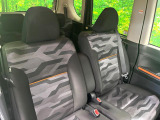 運転席まわりには十分なスペースがあり、大柄な方でもゆったり運転していただける環境です。