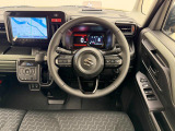 このハンドルを握った時に、車を所有している優越感を味わえますね