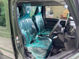 運転席シート廻りは使用感も少なく、良好な状態となっています。丁寧に使われていたことがよくわかりますね。