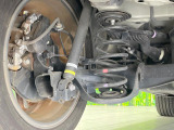 お車を安心してお乗りいただく為には、足回りの定期点検が欠かせません。サービスサポート(有償保証)では無料点検もご提供しており、安心のカーライフをお過ごしいただけるサポート体制が整っています。