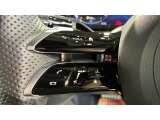 『メルセデス・ケア』が継承されるお車は、車両本体の保証にプラスして、エンジンオイルやワイパーブレード等の消耗部品に関しましても、交換時期に達している場合は無償交換させて頂きます。