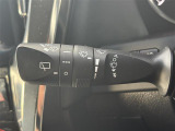 【オートワイパー(AUTO)】雨が降り出した時に、雨滴検出用センサー(レインセンサー)が雨滴を感知すると、自動でワイパーが動作します。