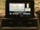 バックでの車庫入れも安心です! リアカメラが付いているバックモニター付のディスプレイオーディオを装備しております。操作線もついており距離感も画面から確認できます。