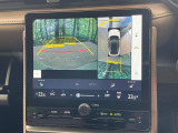 【パノラミックビューモニター】専用のカメラにより、上から見下ろしたような視点で360度クルマの周囲を確認することができます☆死角部分も確認しやすく、狭い場所での切り返しや駐車もスムーズに行えます。